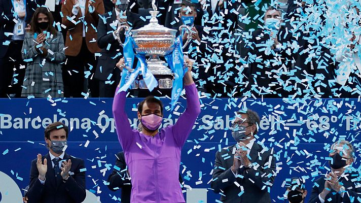 Telediario 1 - Nadal supera a un gran Tsitsipas y gana su 12º Godó