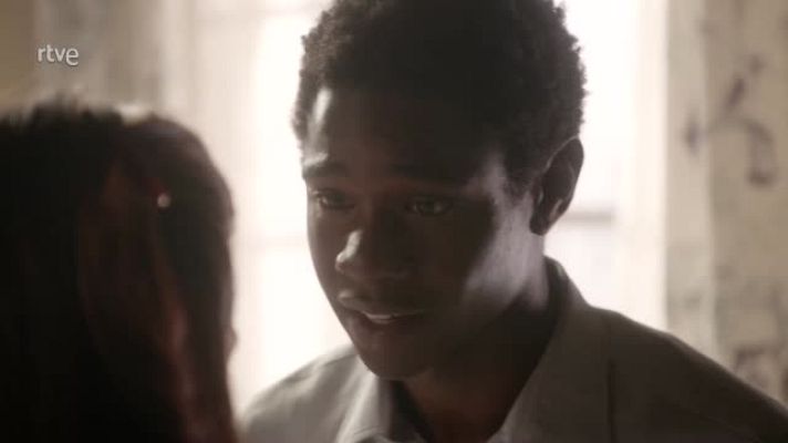 Dos vidas - Dos Vidas: Carmen y Kiros se besan