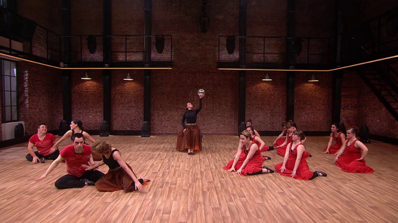 The Dancer - Actuación completa de Verdini Dantza Taldea