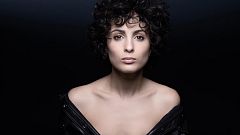 Entrevista a Barbara Pravi: "'Voilà' cuenta mi propia historia con un mensaje de esperanza y autoafirmación personal"