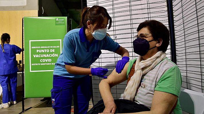 La vacunación evitará alcanzar los picos de la segunda y tercera ola