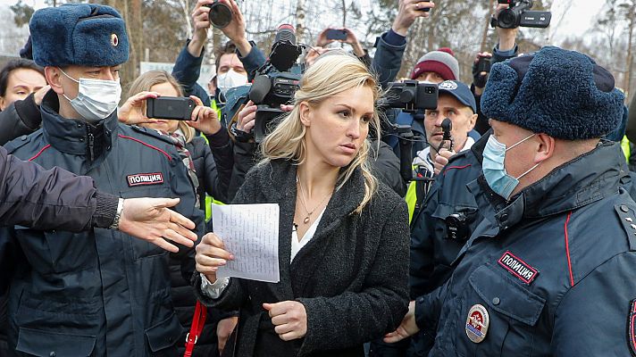 Telediario 1 - La Fiscalía rusa pretende ilegalizar a las organizaciones partidarias de Navalny como si fueran terroristas