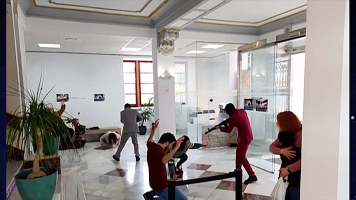 Telediario 1 - Un atraco 'de película' crea alarma en un pueblo de Valencia