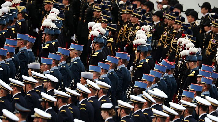 Polémica en Francia: un grupo de militares retirados denuncia la desintegración del país