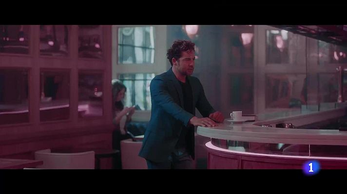 Telediario 1 - David Bisbal y Danna Paola colaboran por primera vez con el tema "Vuelve, vuelve"