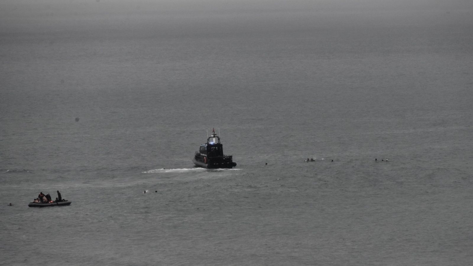 España pacta con Marruecos la repatriación de migrantes que entraron a nado en Ceuta