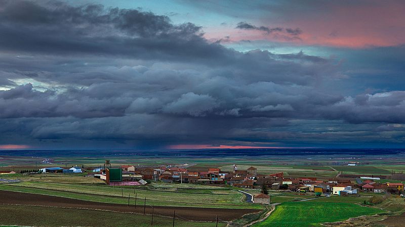 Chubascos y tormentas localmente fuertes en el este del sistema Central y entorno del sistema Ibérico - Ver ahora