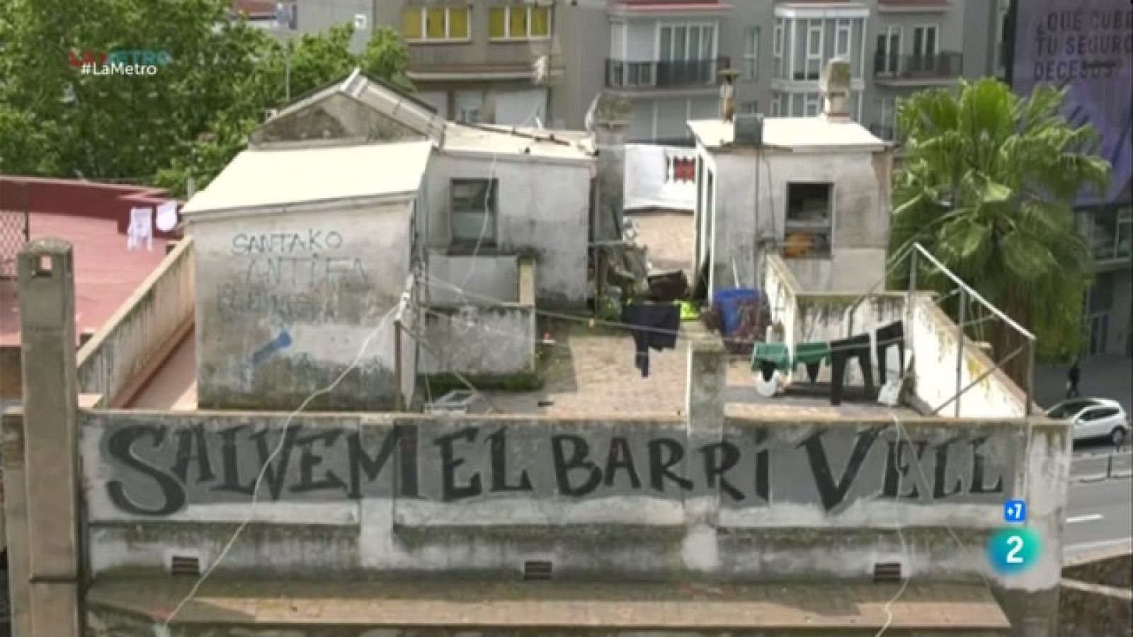 A Santa Coloma de Gramenet, veïns s'oposen a la  reforma  del barri vell que té prevista l'ajuntament, parlem del projecte Behind the mask que vol homenatjar l'esforç dels professionals sanitaris i parlem de la passió per les roses.