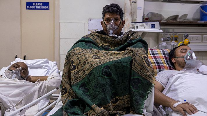 India bate récords de muertos y contagiados y sufre un colapso sanitario
