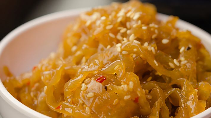 RTVE Cocina - Recetas asiáticas: ensalada de medusa y enlace imperial