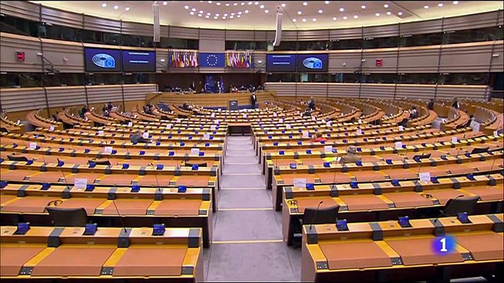 L'informatiu - Comunitat Valenciana - A vueltas con el pasaporte europeo y las pruebas PCR gratuitas