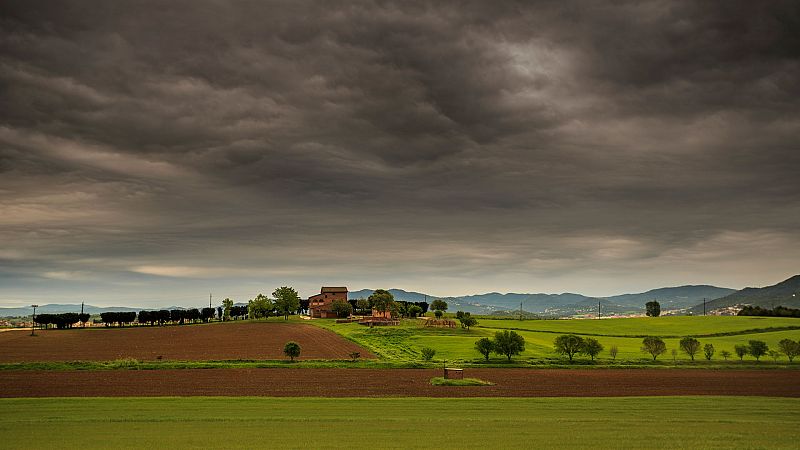 Probabilidad de chubascos localmente fuertes en Cataluña e interior de la Comunidad Valenciana - Ver ahora