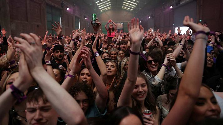 Una discoteca de Liverpool acoge a miles de personas en una prueba piloto con test de antígenos