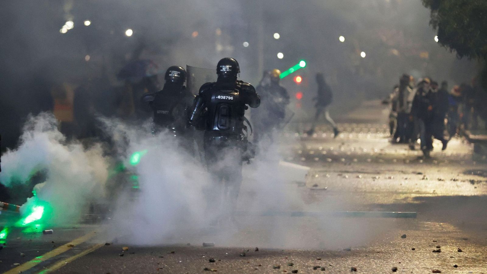 Cuarta jornada de protestas violentas en Colombia contra la reforma fiscal del Gobierno