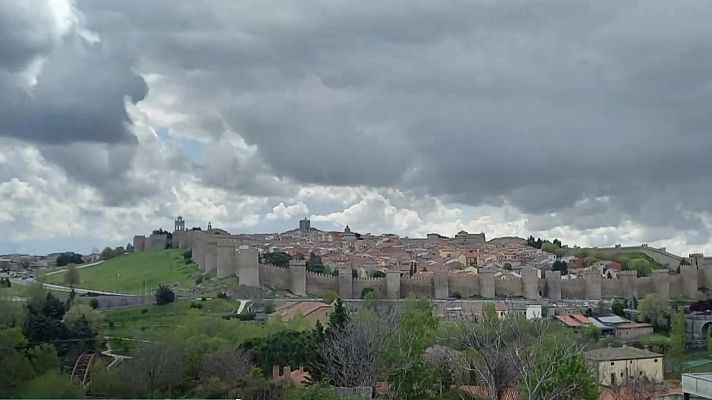 Vientos con intervalos fuertes de levante en el Estrecho y en las islas occidentales de Canarias