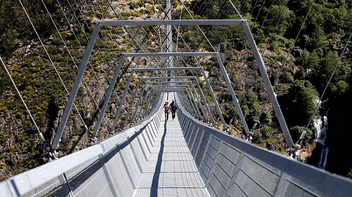 Portugal inaugura un puente colgante peatonal