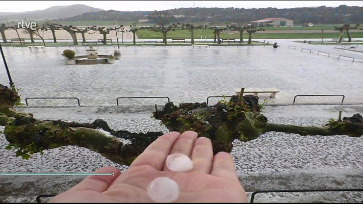 Cielos nubosos, con nubosidad de evolución y lluvias y chubascos dispersos