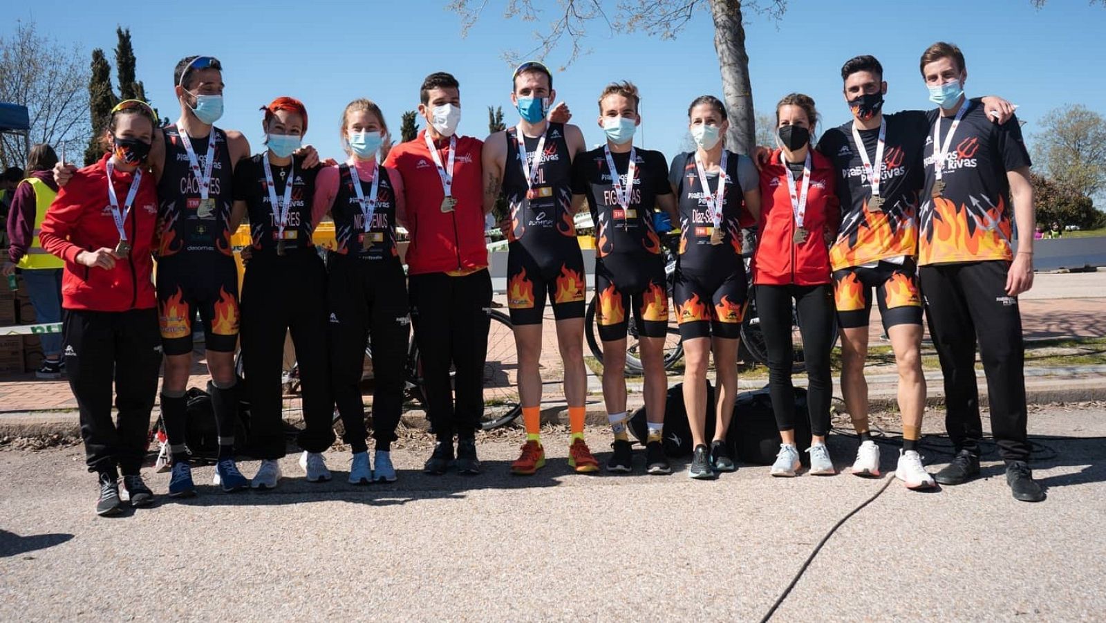 Diablillos de Rivas, la gran familia del triatlón español - Triatlón | Ver