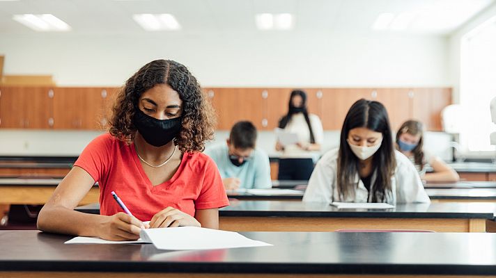 Telediario 1 - Una selectividad sin filósofas en el temario