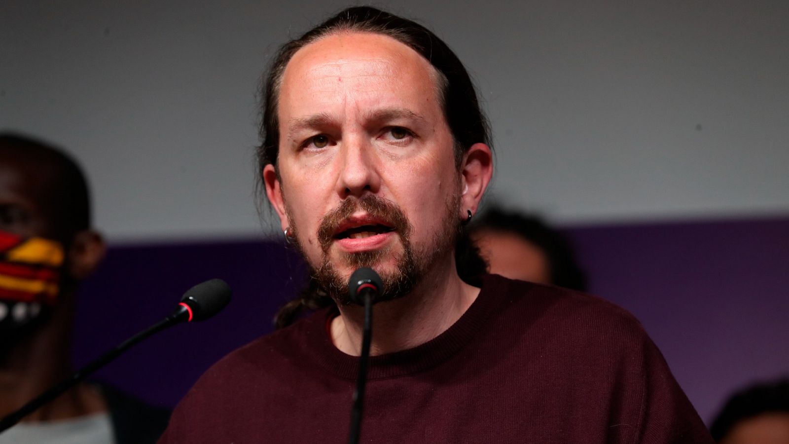 Pablo Iglesias abandona la política y todos sus cargos: "No seré un tapón para la renovación de mi partido"