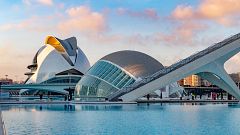 Valencianos redescubren la Ciudad de las Artes y las Ciencias
