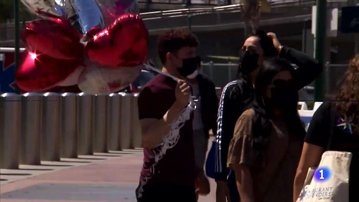 Telediario 1 - Biden comienza a reunir a las familias migrantes