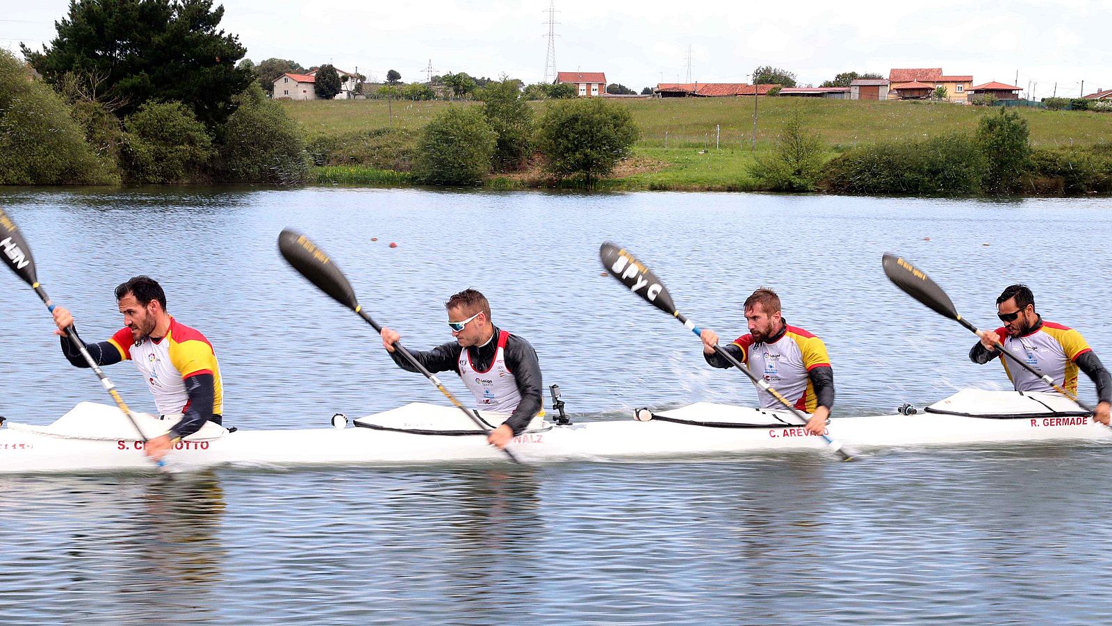 El K4 estrena embarcación con la mirada puesta en Tokio