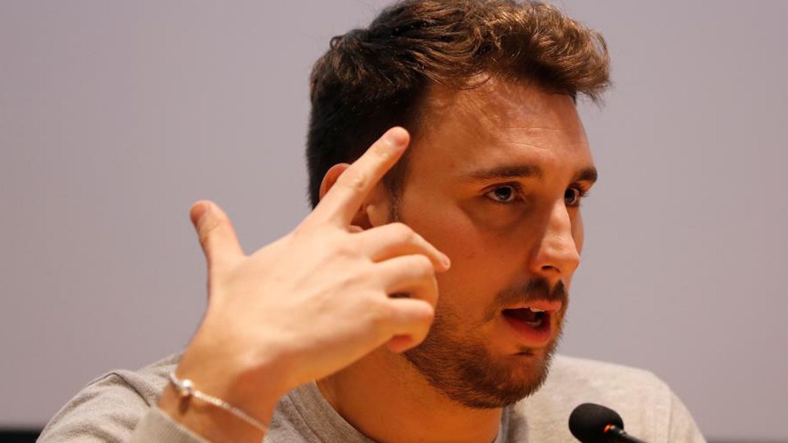 Víctor Gutiérrez: "Ya no hay barra libre con la homofobia en el deporte"