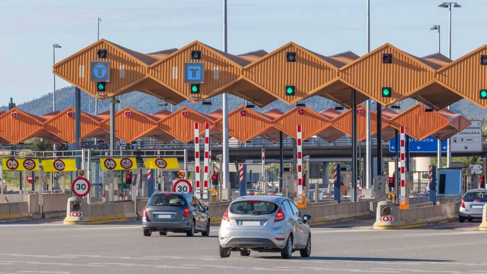 Pere Navarro, a favor del peaje en autovías: "En todos los países europeos se paga el mantenimiento de las carreteras"