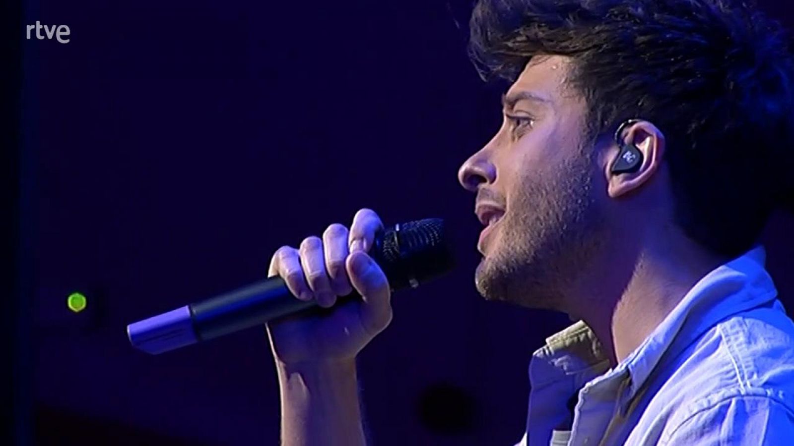 Eurovisión 2021 - Blas Cantó interpreta "I'll stay" al piano  