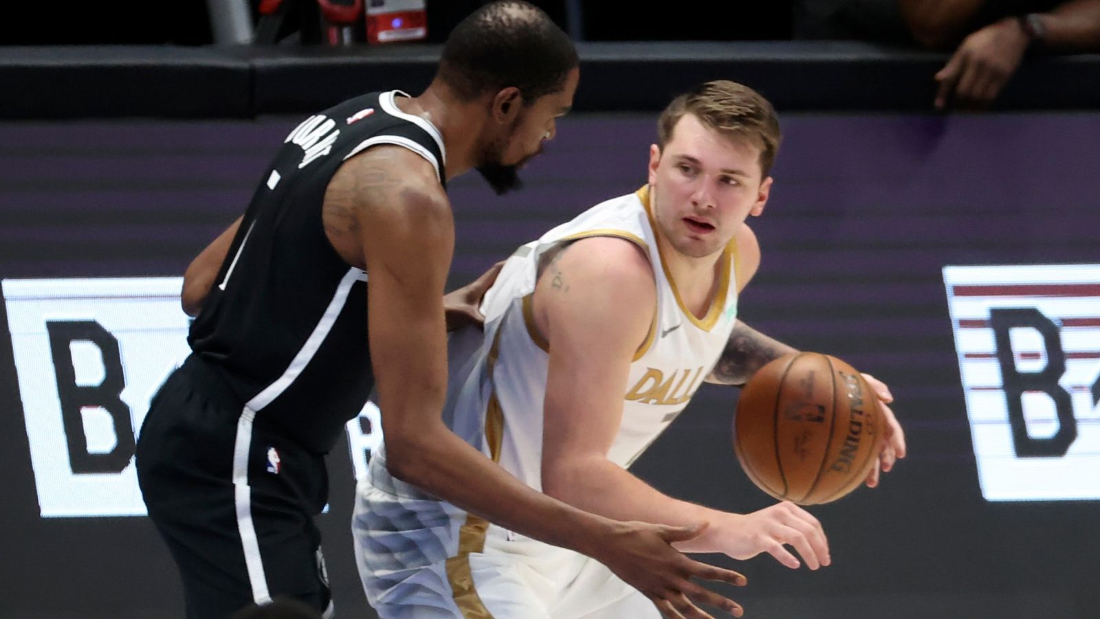 Doncic guía a Dallas en su victoria ante los Nets | Ver