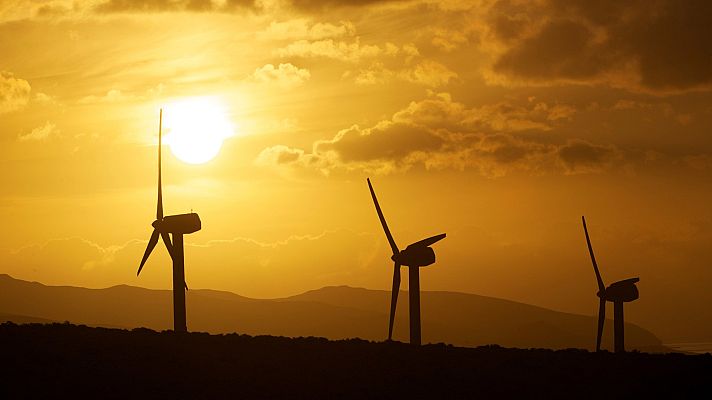 Telediario 1 - La fiebre por los parques eólicos divide a los vecinos en Teruel