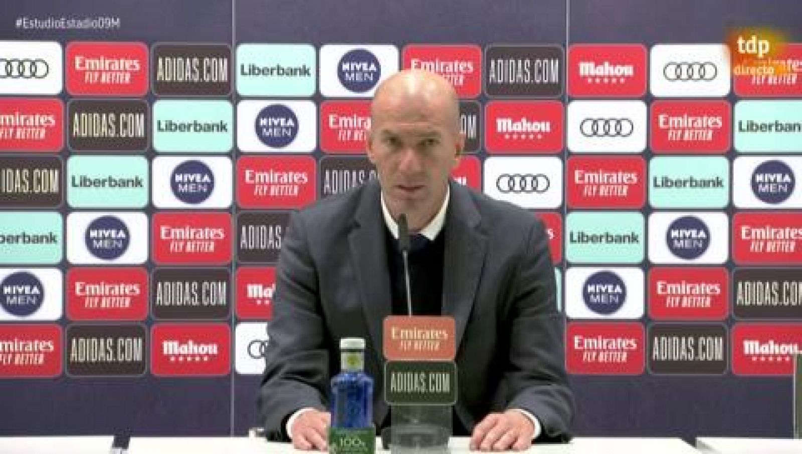 Zidane: "Vamos a luchar. Quedan tres partidos"