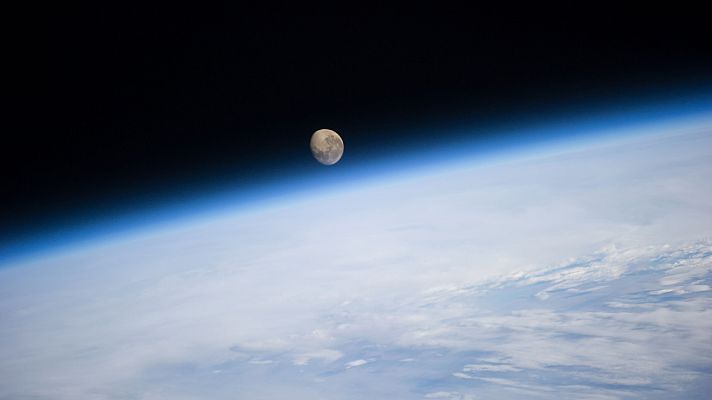 La luna, nuestra puerta de entrada al universo