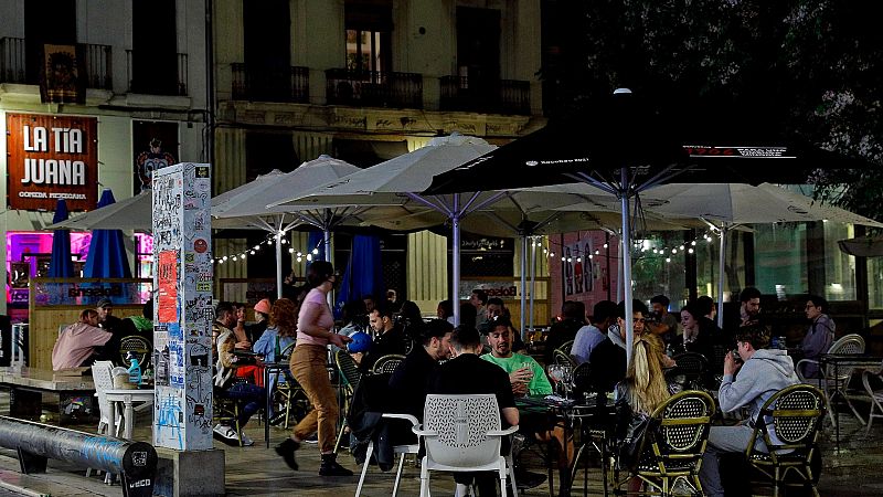 La hostelería respira aliviada con nuevos horarios mientras que el ocio nocturno reclama su sitio