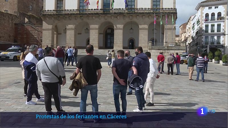 Protestas de los feriantes en Cáceres - 10/05/2021