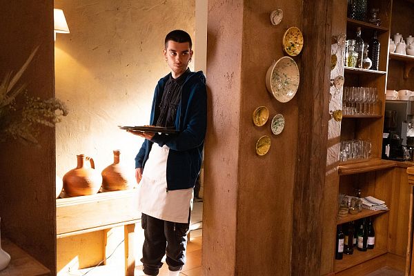 Dos vidas - Dos Vidas: Primera aparición de Álex Mola en pantalla