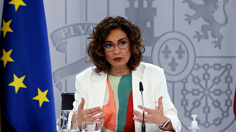 María Jesus Montero pide "no bajar la guardia" pese al fin del estado de alarma