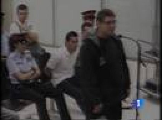  - Futbolistas en el banquillo