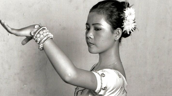 La foto a la bailarina camboyana, de Isabel Muñoz