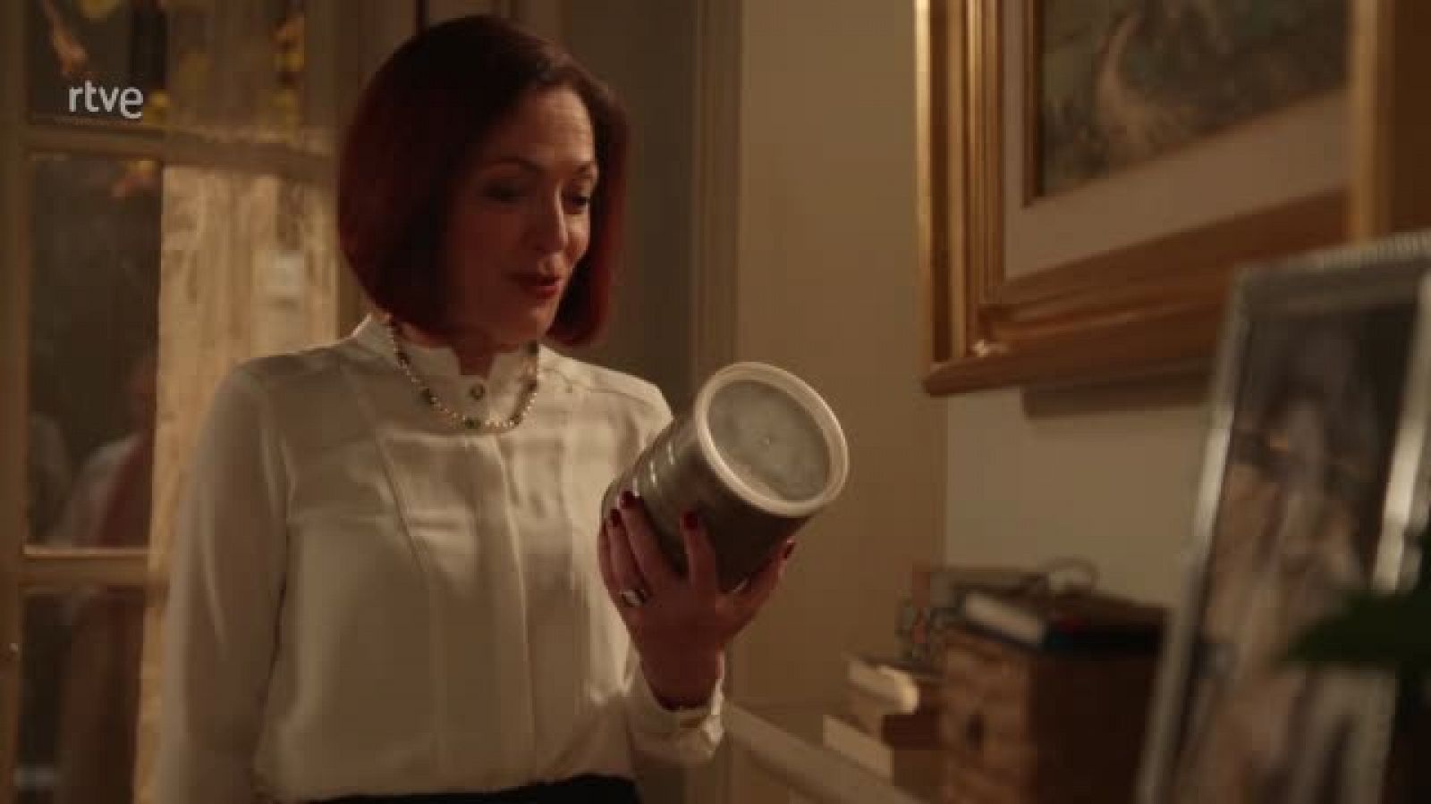 Julia cuenta a su madre que no estaba embarazada