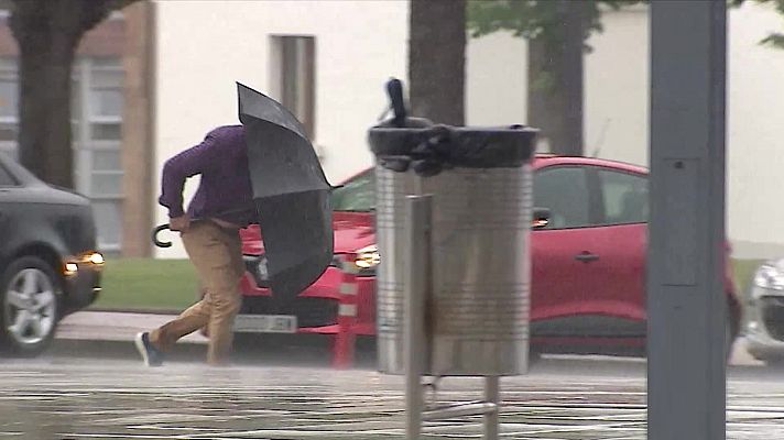 Intervalos de viento fuerte en la primera mitad del día en Galicia y Cantábrico