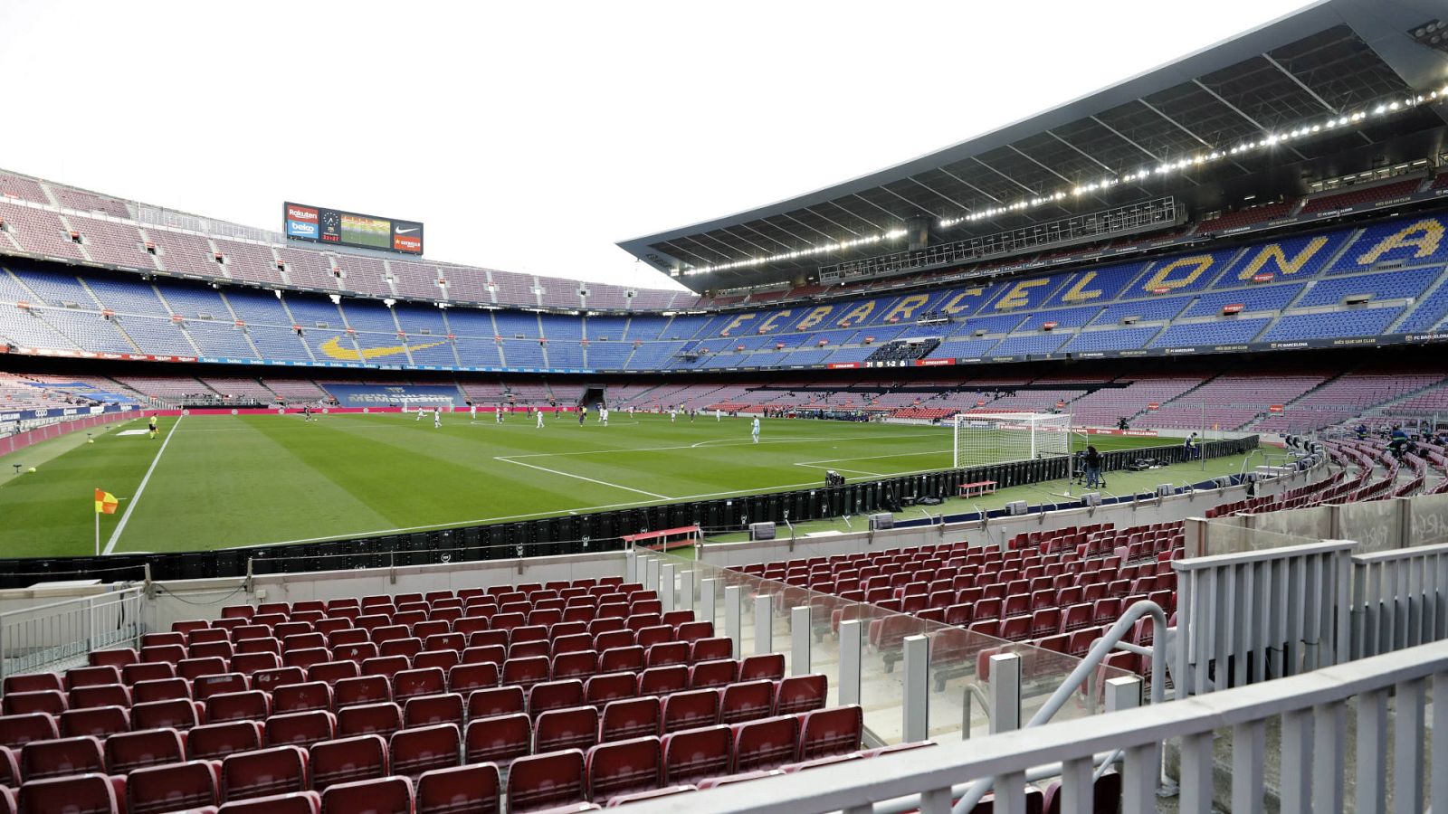 Uribes anuncia la vuelta del público a la Liga de fútbol y ACB - La tarde en 24h | Ver