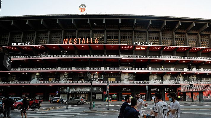 El público vuelve a los estadios en cinco comunidades