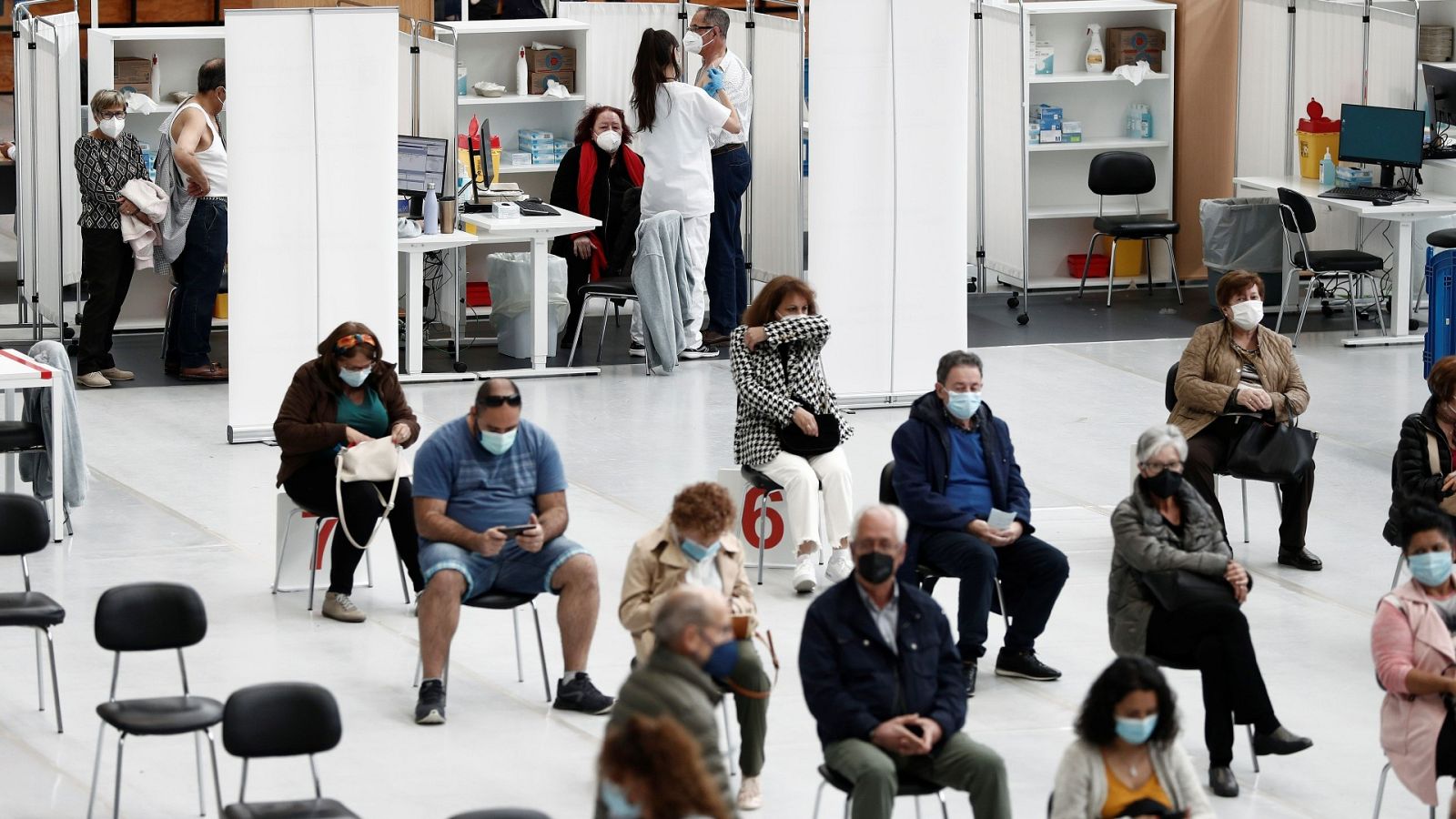 Siete comunidades comenzarán a vacunar en junio a los que tengan entre 40 y 49 años