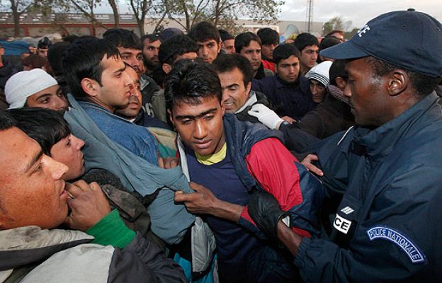  - Desalojan un campamento en Francia