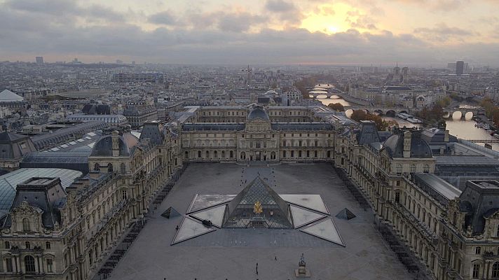 El Louvre, un museo faraónico