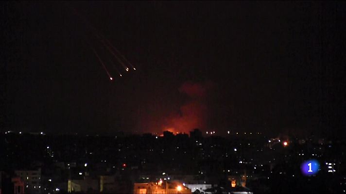Telediario 1 - Israel lanza una gran ofensiva de bombardeos sobre Gaza