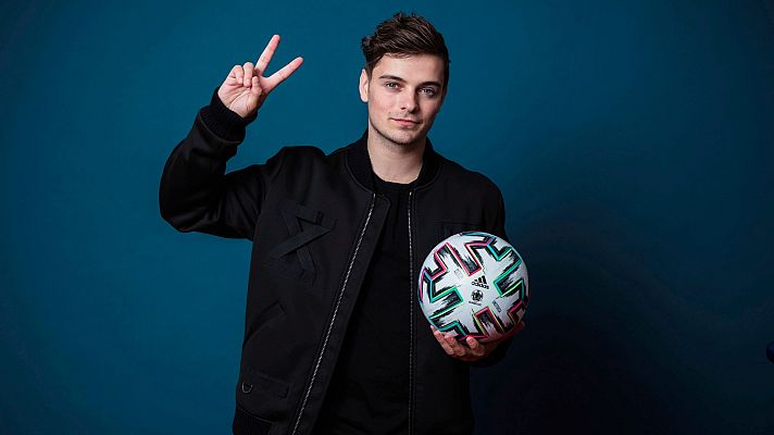 Telediario 1 - 'We are the people' de Bono y Martin Garrix será el himno oficial de la Eurocopa