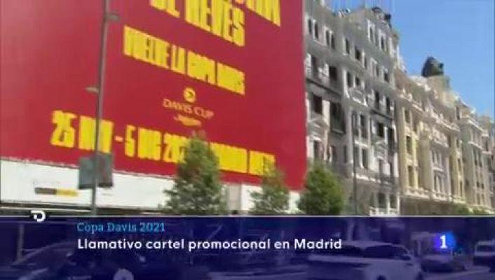 La Copa Davis despliega un polémico cartel gigante en la Gran Vía madrileña